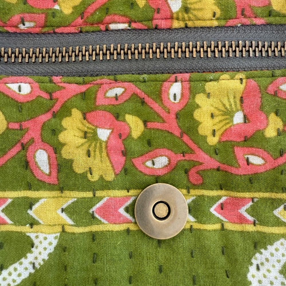 Sari Bari unique,green crossbody. - Picture 6 of 12